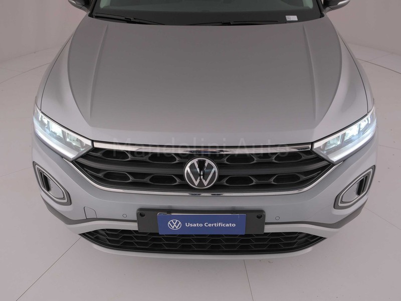 13 - Volkswagen T-Roc 1.5 tsi act life dsg