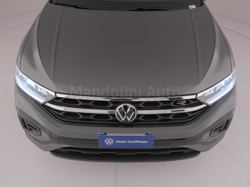 13 - Volkswagen T-Roc 1.0 tsi 110cv r line