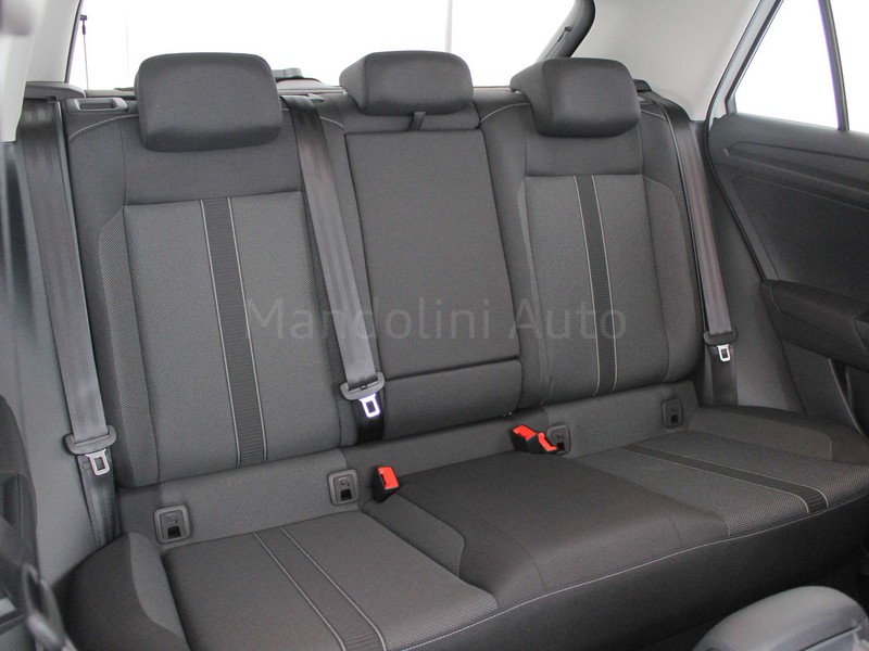 31 - Volkswagen T-Roc 1.0 tsi 115cv life