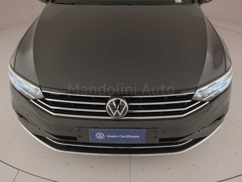 13 - Volkswagen Passat variant 2.0 tdi scr evo 150cv executive dsg