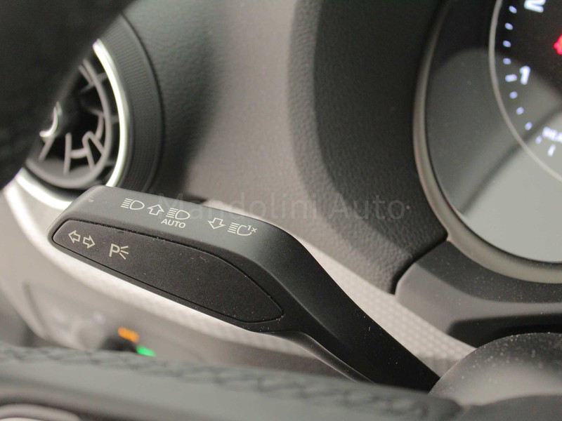 25 - Audi Q2 30 2.0 tdi admired