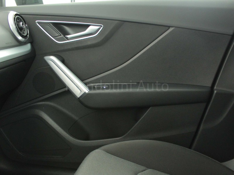 13 - Audi Q2 35 1.5 tfsi s line edition s tronic