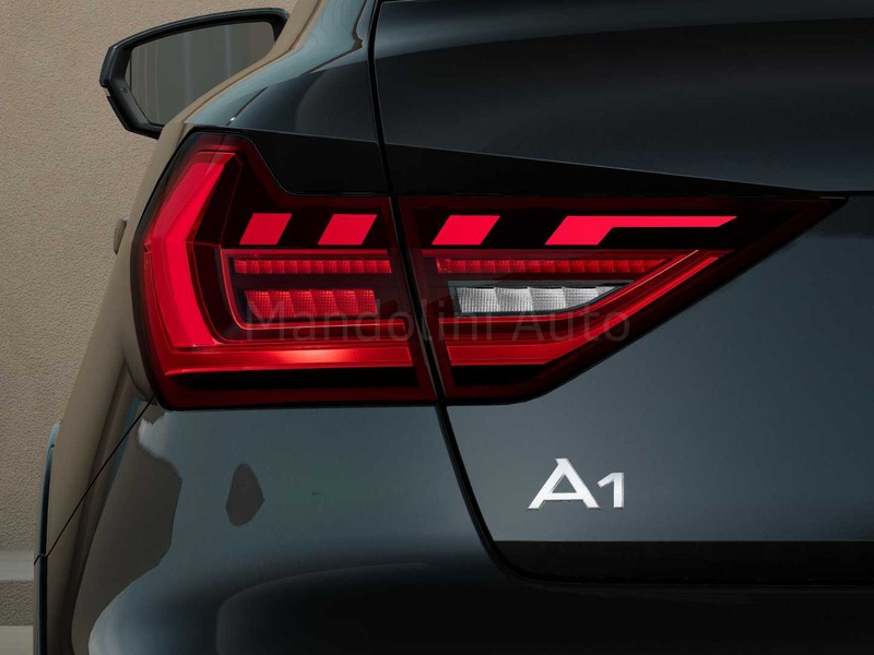 7 - Audi A1 allstreet 30 1.0 tfsi 116cv identity contrast s tronic