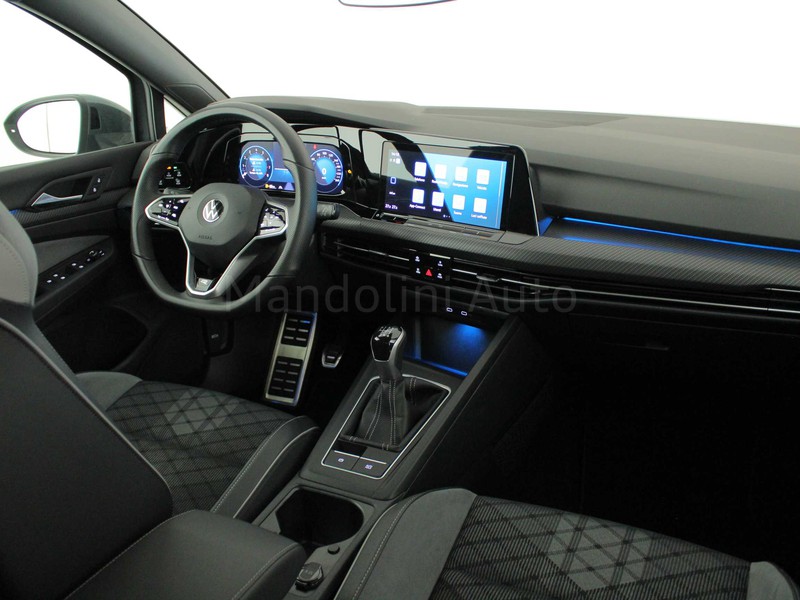 7 - Volkswagen Golf 1.5 tsi evo act 130cv r-line