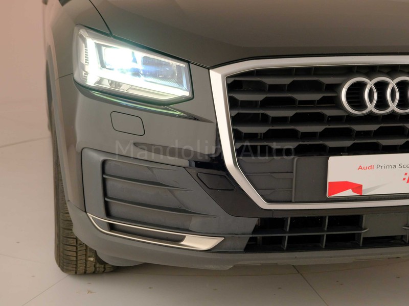 37 - Audi Q2 1.4 tfsi business s tronic