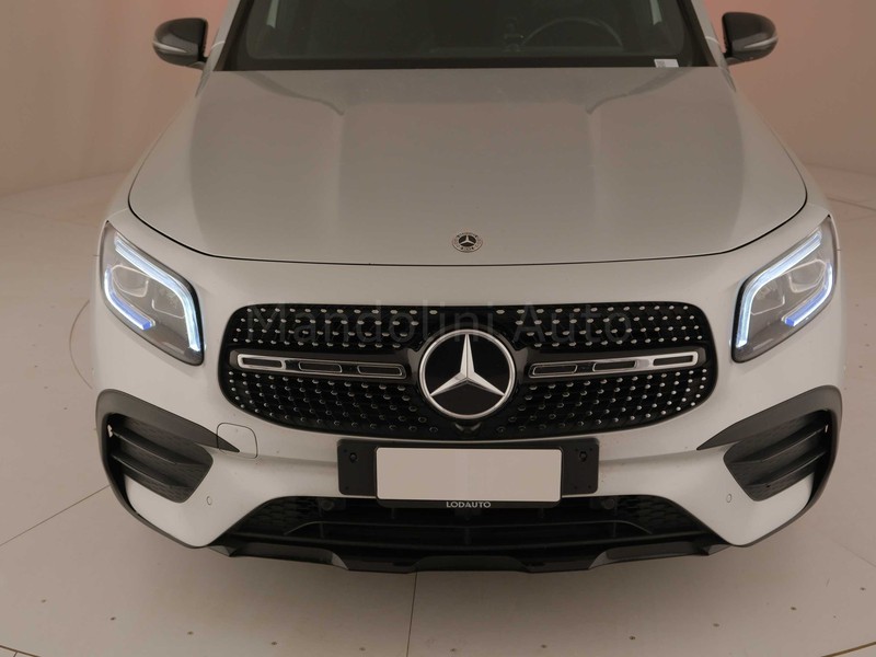 13 - Mercedes GLB 200 d premium 4matic 8g-dct