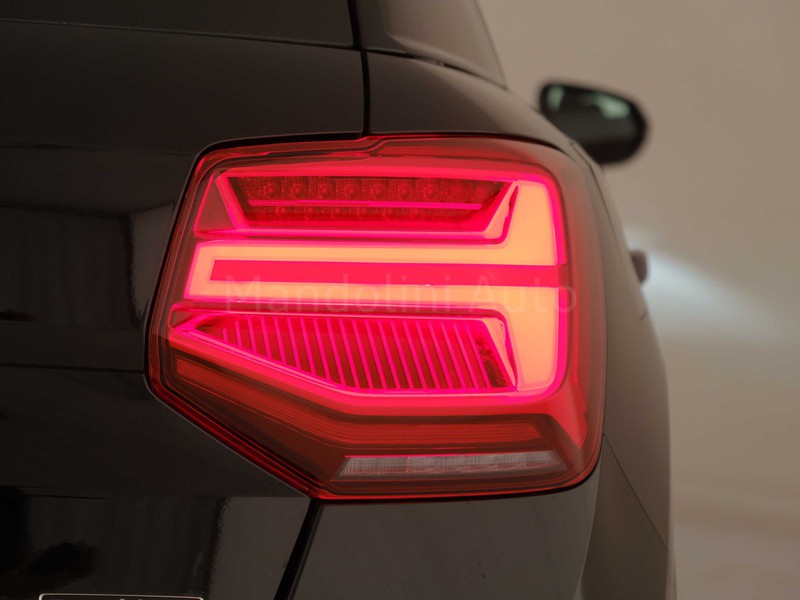 7 - Audi Q2 35 2.0 tdi admired quattro s tronic