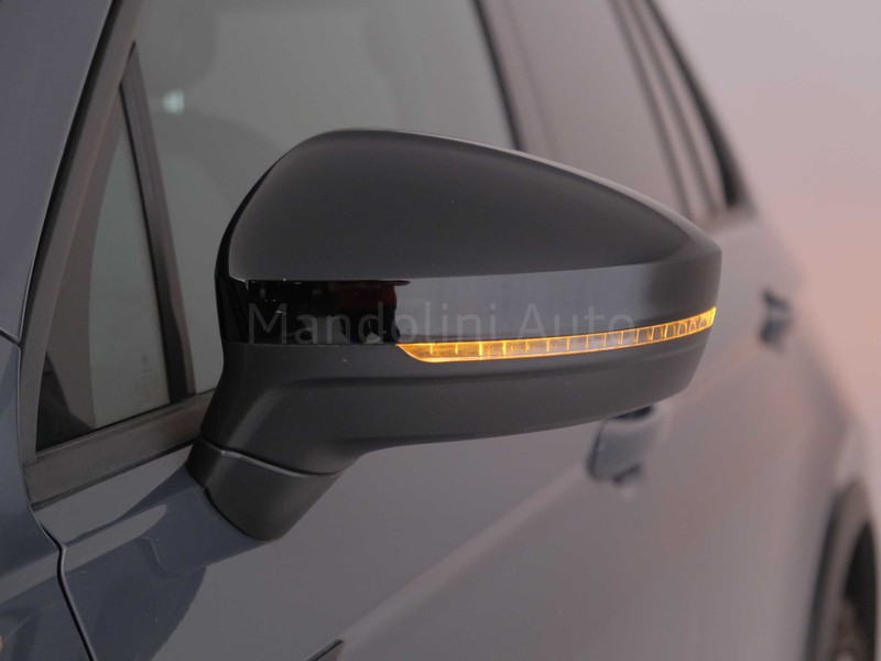 37 - Volkswagen Tiguan 1.5 tsi act 150cv r-line dsg