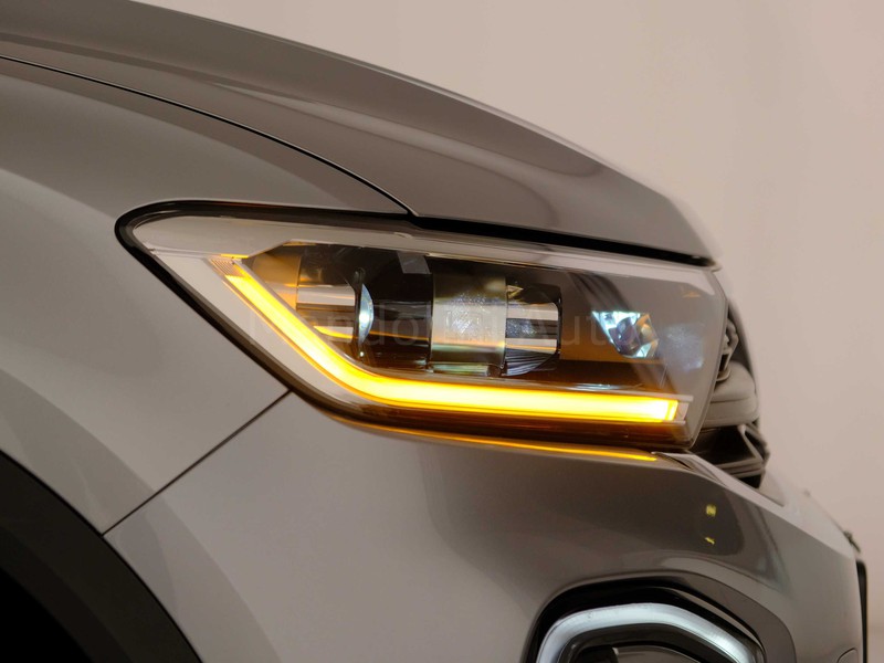 37 - Volkswagen T-Roc 1.0 tsi 115cv life