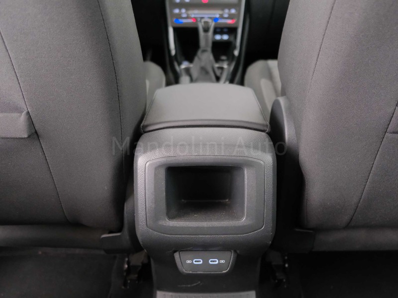 31 - Volkswagen T-Cross 1.0 tsi 115cv life dsg