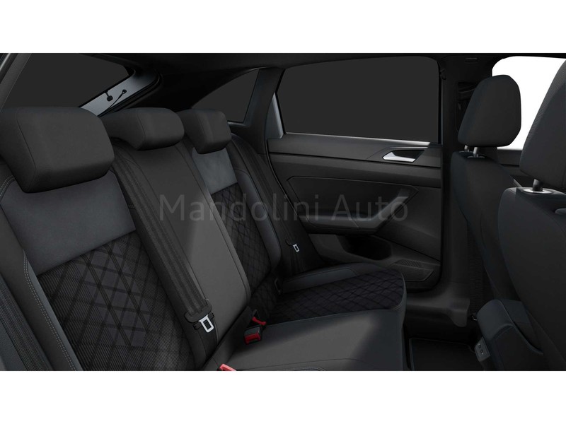 13 - Volkswagen Taigo 1.5 tsi act 150cv r-line plus dsg