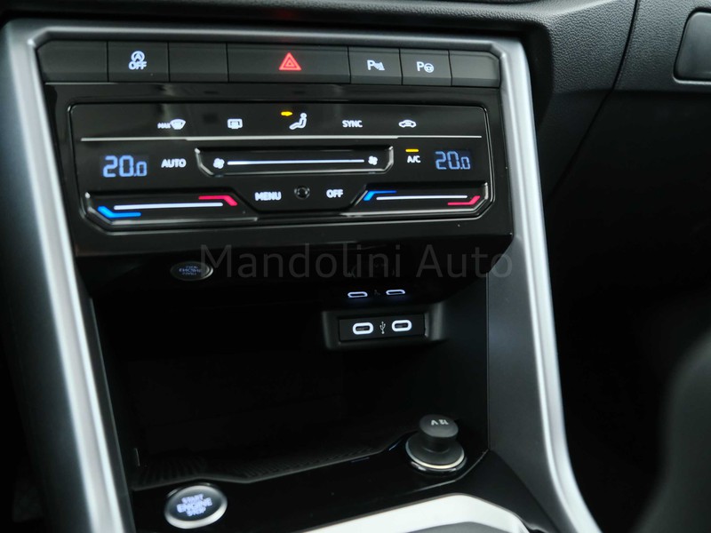 31 - Volkswagen T-Roc 1.0 tsi 115cv sport
