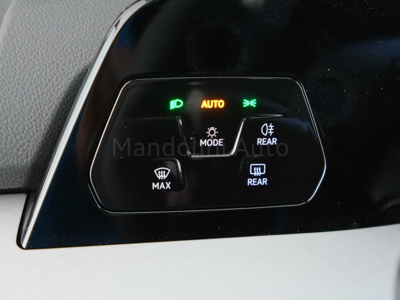 25 - Volkswagen Golf 1.5 tsi ehybrid 204cv edition plus dsg