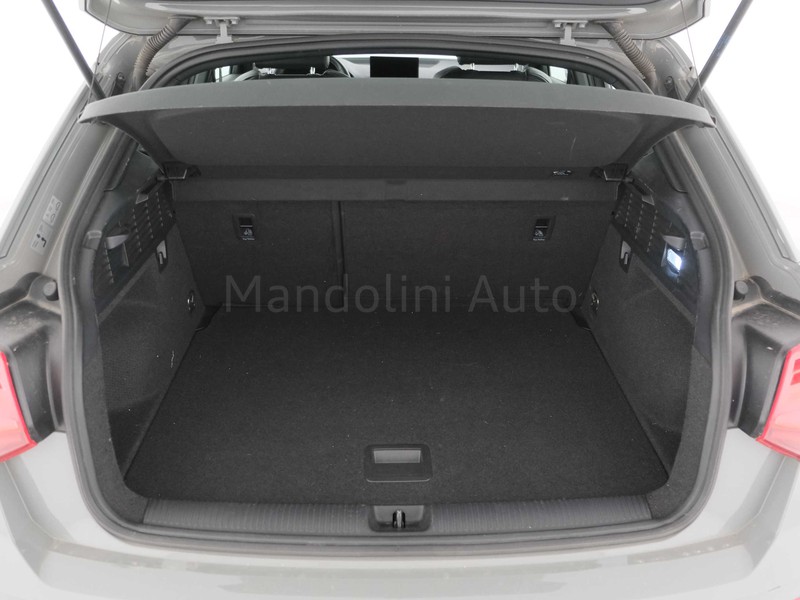 37 - Audi SQ2 s2.0 tfsi quattro s tronic