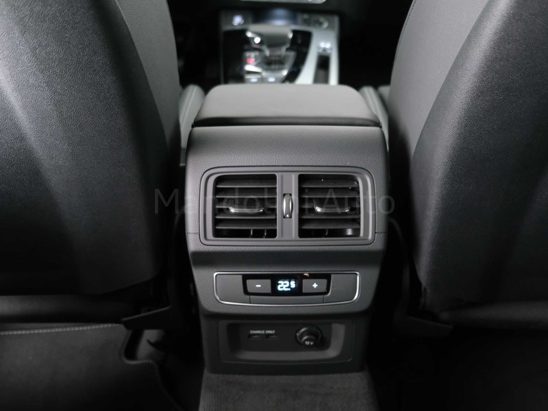 37 - Audi Q5 sportback 50 2.0 tfsi e s line plus quattro s tronic