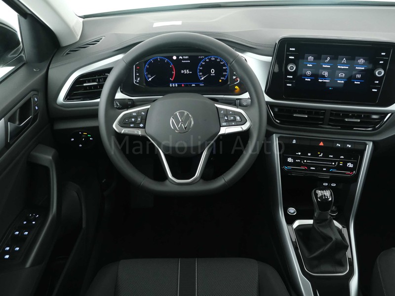 7 - Volkswagen T-Roc 1.5 tsi act sport