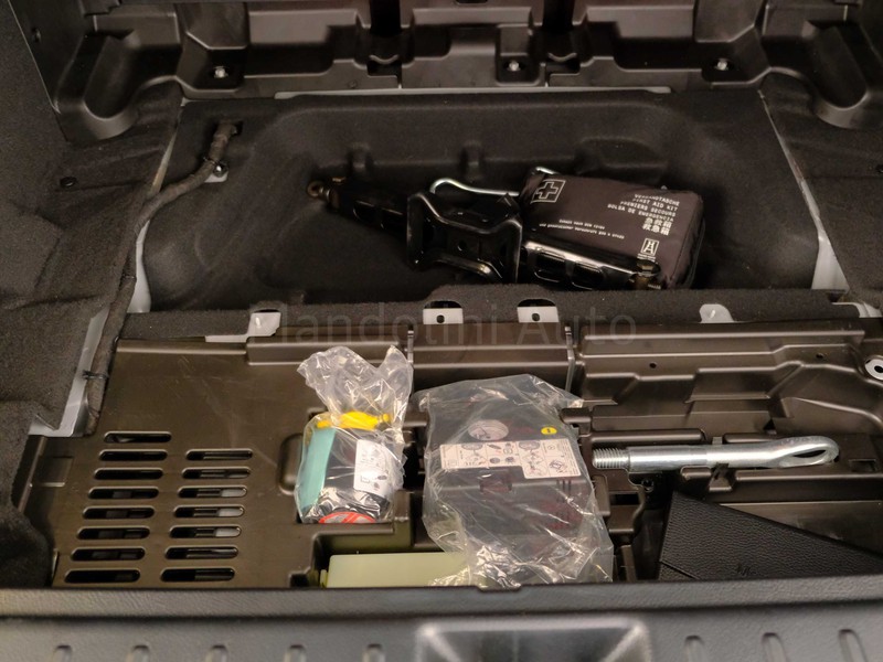 37 - Mercedes GLB 200 d premium 4matic 8g-dct