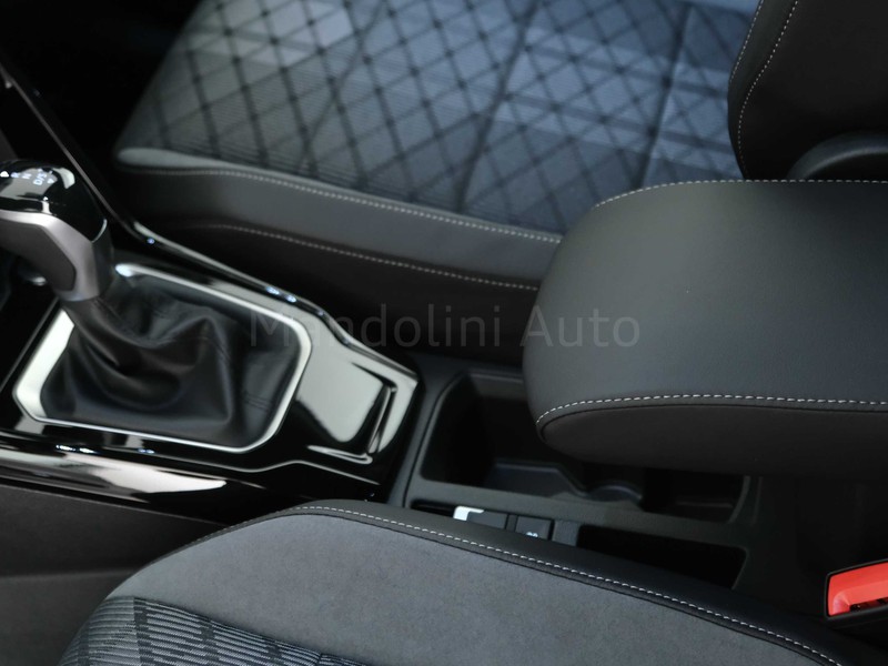 31 - Volkswagen T-Roc 1.5 tsi act r-line plus dsg