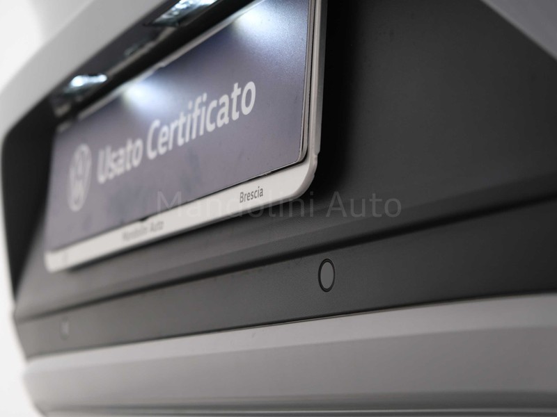 37 - Volkswagen T-Roc 1.0 tsi 115cv sport