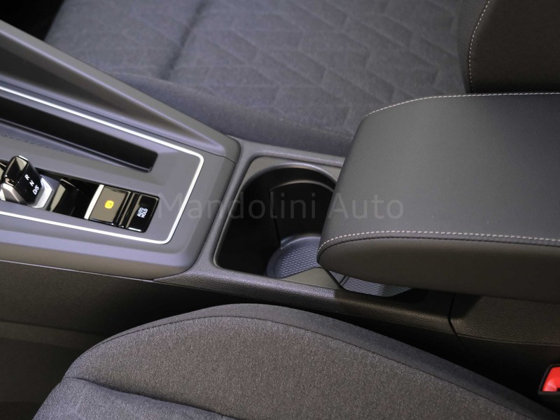 31 - Volkswagen Golf 1.5 tsi ehybrid 204cv edition plus dsg