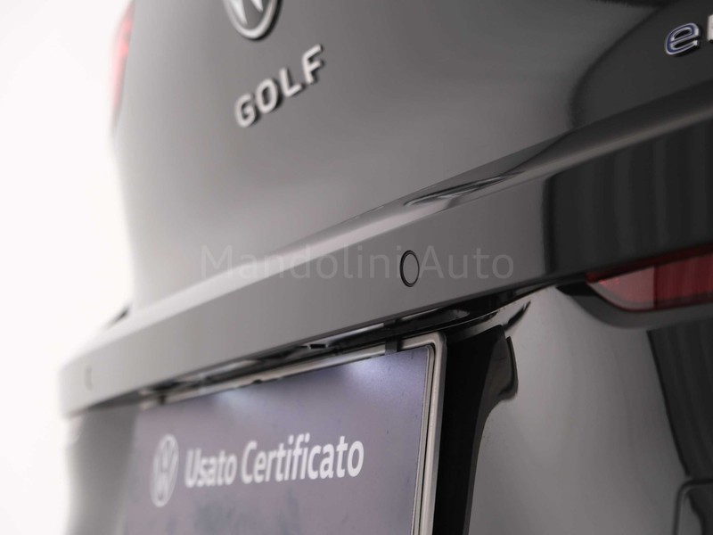 37 - Volkswagen Golf 1.5 tsi ehybrid 204cv edition plus dsg