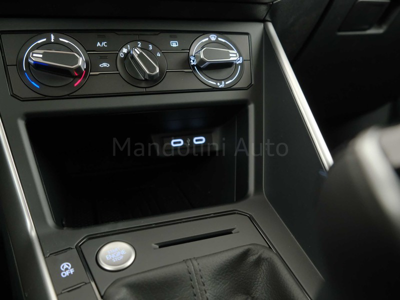 25 - Volkswagen Taigo 1.0 tsi 110cv life dsg