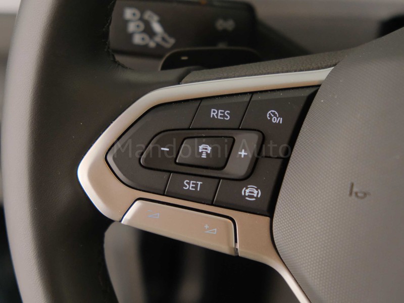 25 - Volkswagen T-Roc 1.5 tsi act edition plus dsg