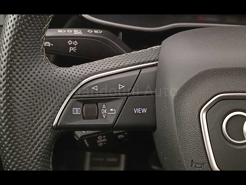 25 - Audi Q3 35 2.0 tdi s line edition s tronic