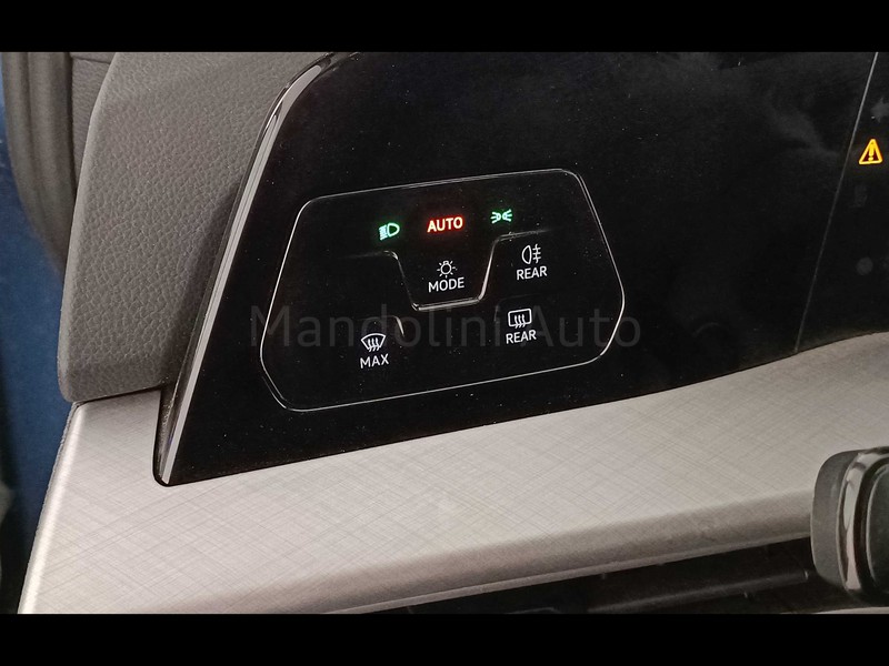 25 - Volkswagen Golf 2.0 tdi scr 115cv life