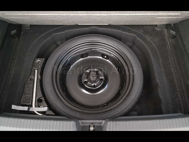 37 - Volkswagen Golf 2.0 tdi scr 115cv life