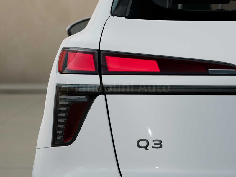 7 - Audi Q3 1.5 e-hybrid 272cv business s tronic