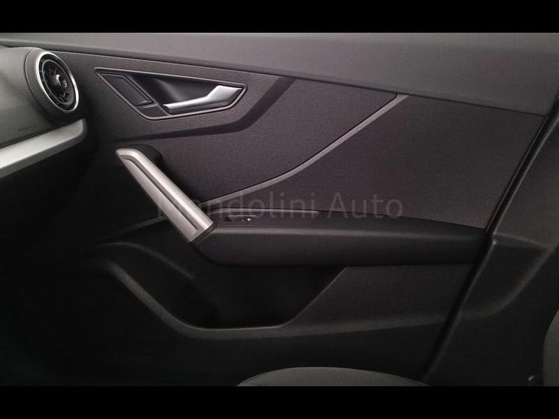 13 - Audi Q2 35 1.5 tfsi business advanced s tronic