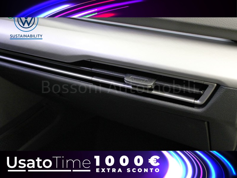 19 - Volkswagen Golf 1.5 tsi ehybrid 204cv edition plus dsg