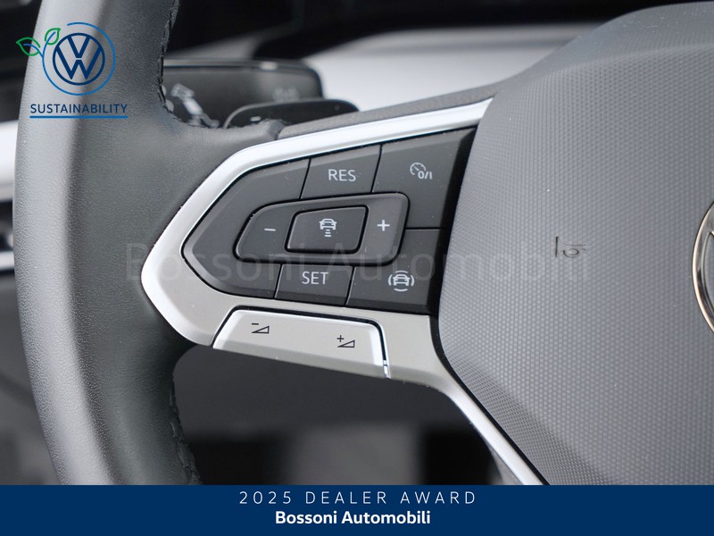 25 - Volkswagen Golf 1.0 etsi evo 110cv life dsg
