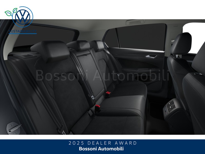 13 - Volkswagen Golf 1.5 tsi ehybrid 204cv edition plus dsg