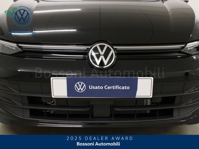 13 - Volkswagen Golf 1.5 tsi ehybrid 204cv edition plus dsg