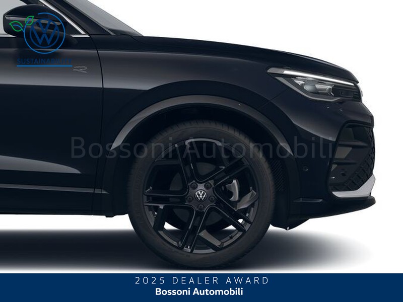 7 - Volkswagen Tiguan 1.5 etsi act 150cv r-line dsg