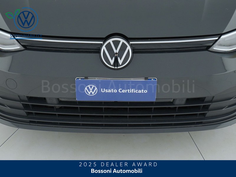 13 - Volkswagen Golf 1.0 etsi evo 110cv life dsg