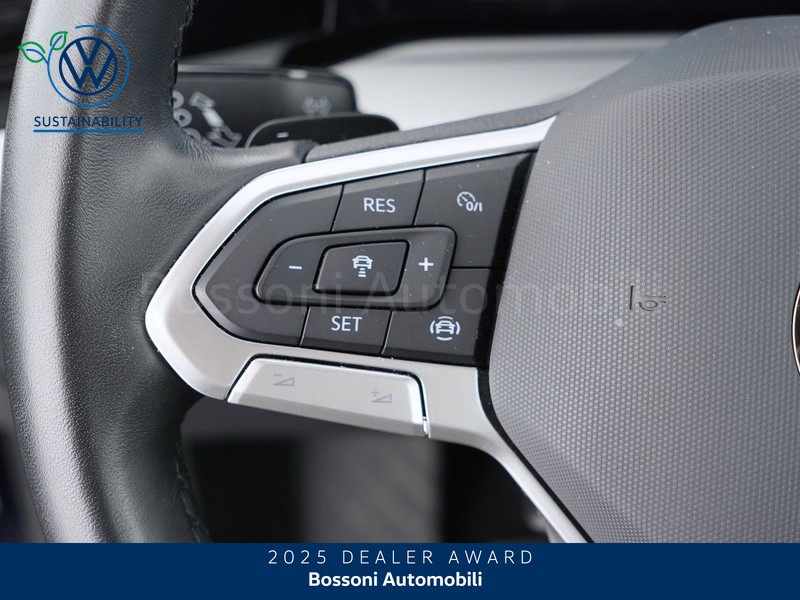 25 - Volkswagen Golf 1.0 etsi evo 110cv life dsg