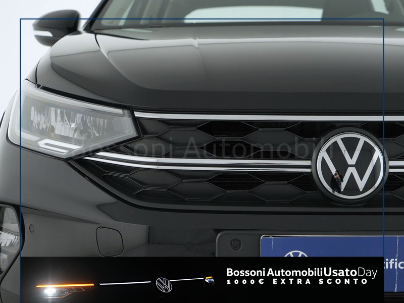 13 - Volkswagen Taigo 1.0 tsi 110cv life