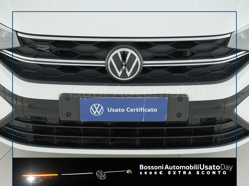 13 - Volkswagen Taigo 1.0 tsi 110cv r-line
