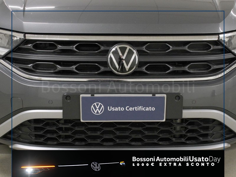 13 - Volkswagen T-Roc 2.0 tdi scr 115cv life