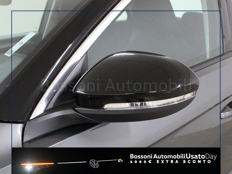 31 - Volkswagen T-Roc 2.0 tdi scr 115cv life