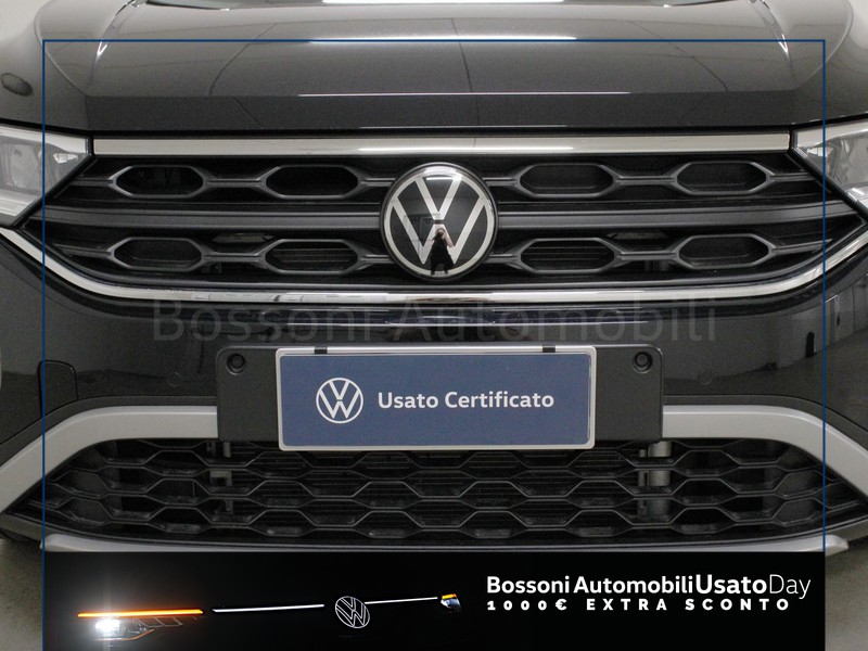 13 - Volkswagen T-Roc 1.5 tsi act life dsg