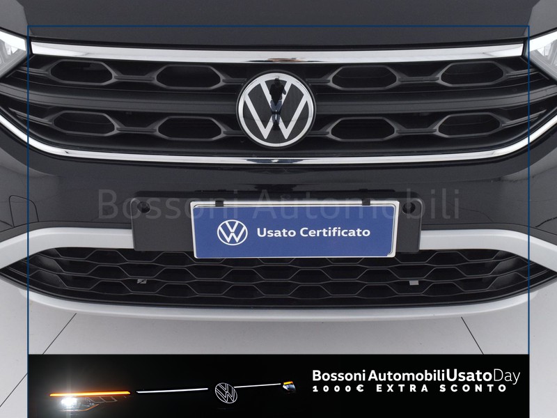13 - Volkswagen T-Roc 2.0 tdi scr 115cv life