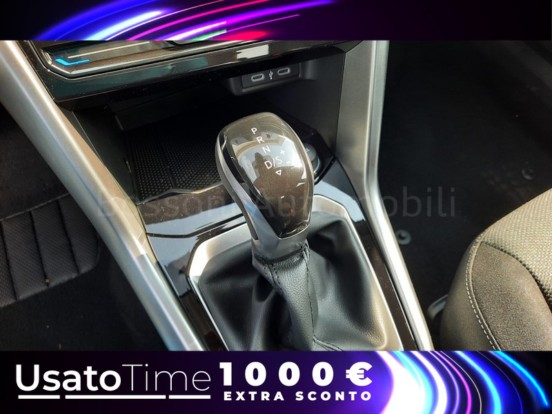 13 - Volkswagen T-Roc 2.0 tdi scr 150cv life dsg