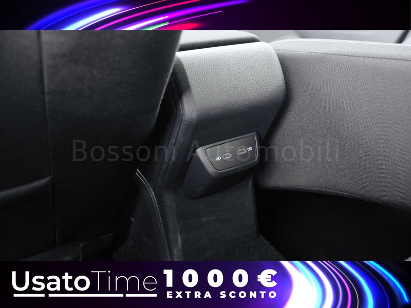 31 - Volkswagen Taigo 1.0 tsi 110cv r-line