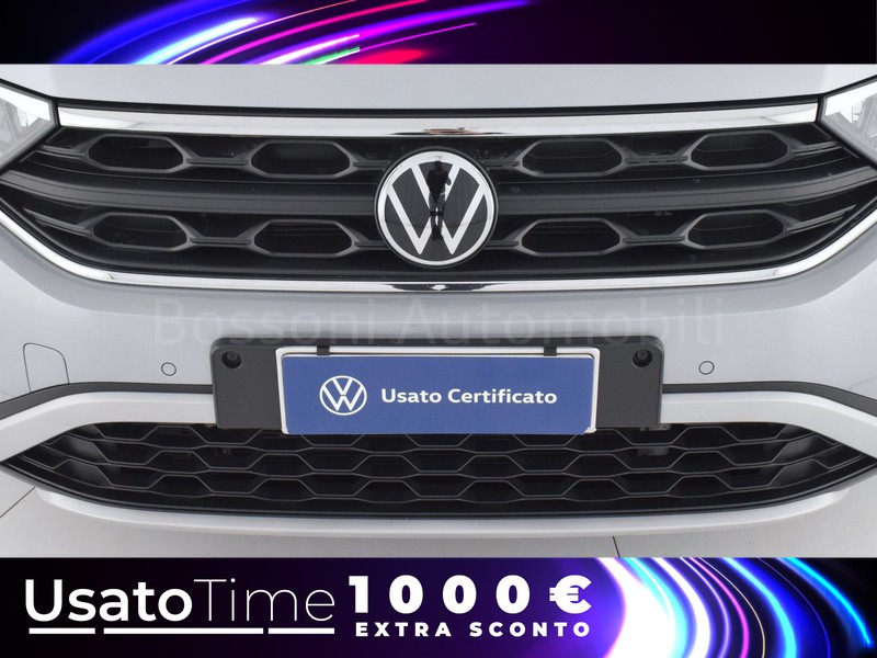13 - Volkswagen T-Roc 1.5 tsi act life dsg