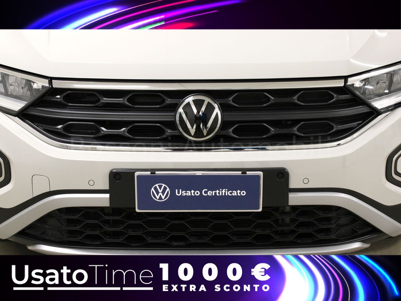 13 - Volkswagen T-Roc 1.0 tsi 110cv life