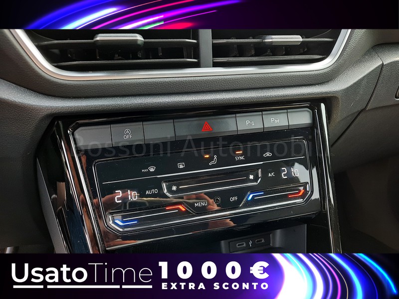13 - Volkswagen T-Roc 1.0 tsi 110cv r line